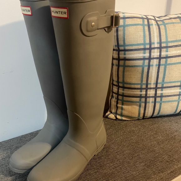 Hunter Tall Wellies Rain Boots - Picture 2 of 11